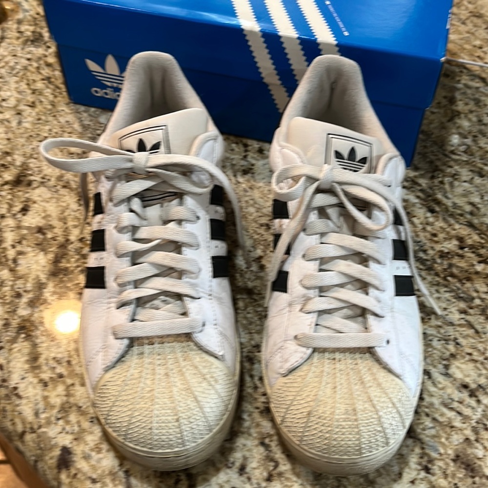 Adidas mens shoes size 11